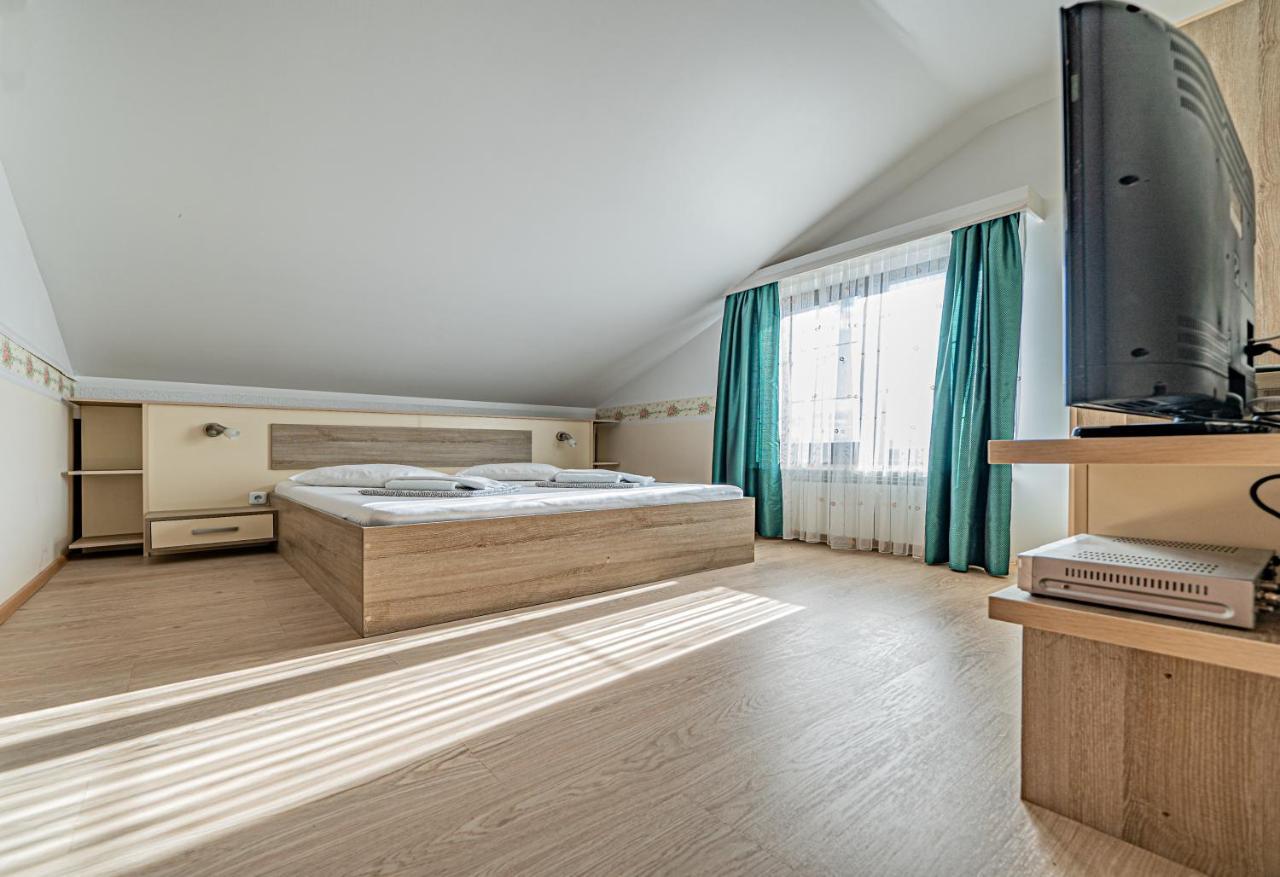Hotel Pension Onix Vienna Airport Maria Ellend Esterno foto