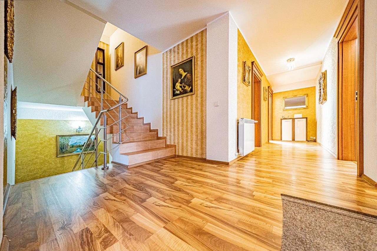 Hotel Pension Onix Vienna Airport Maria Ellend Esterno foto