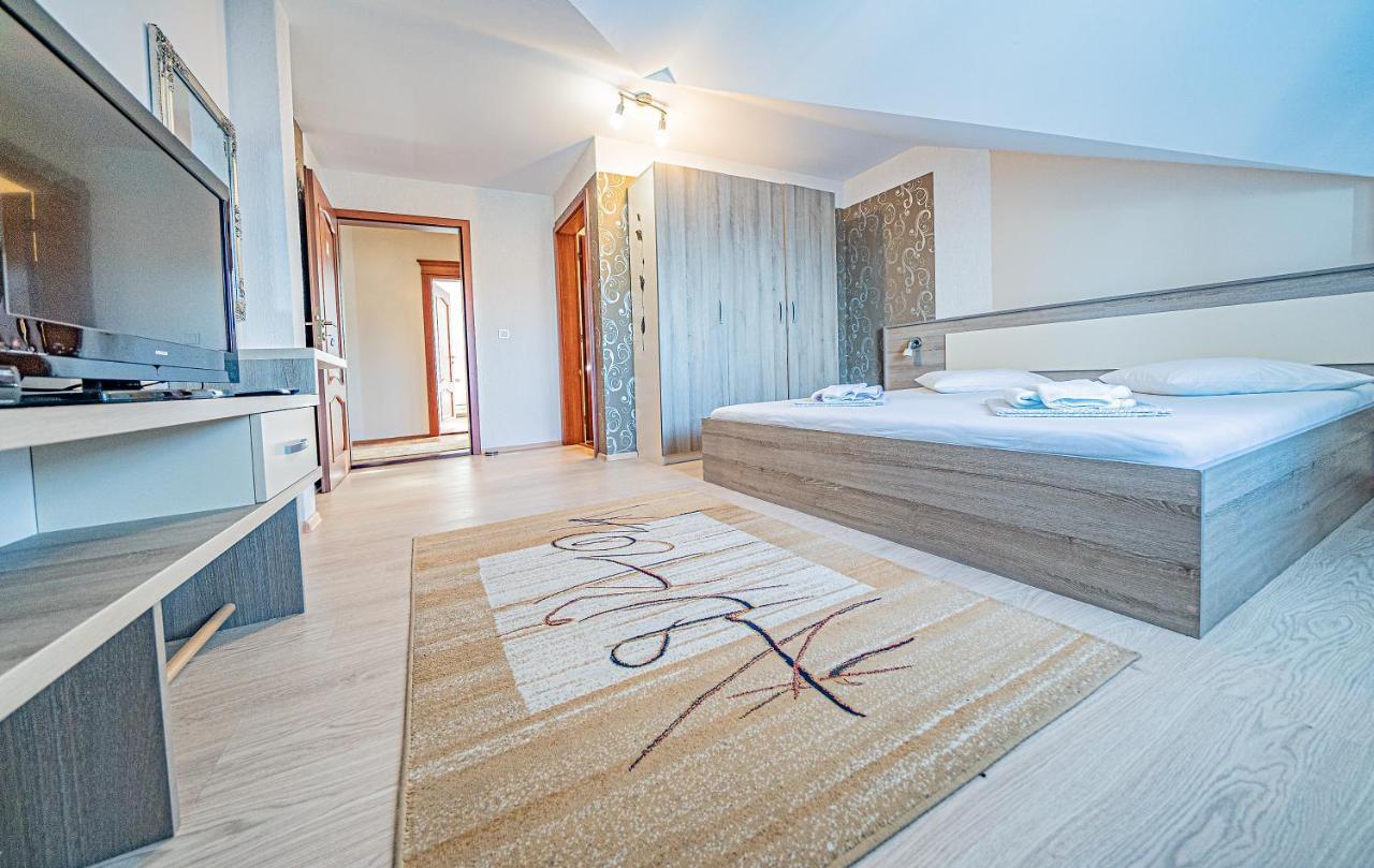 Hotel Pension Onix Vienna Airport Maria Ellend Esterno foto