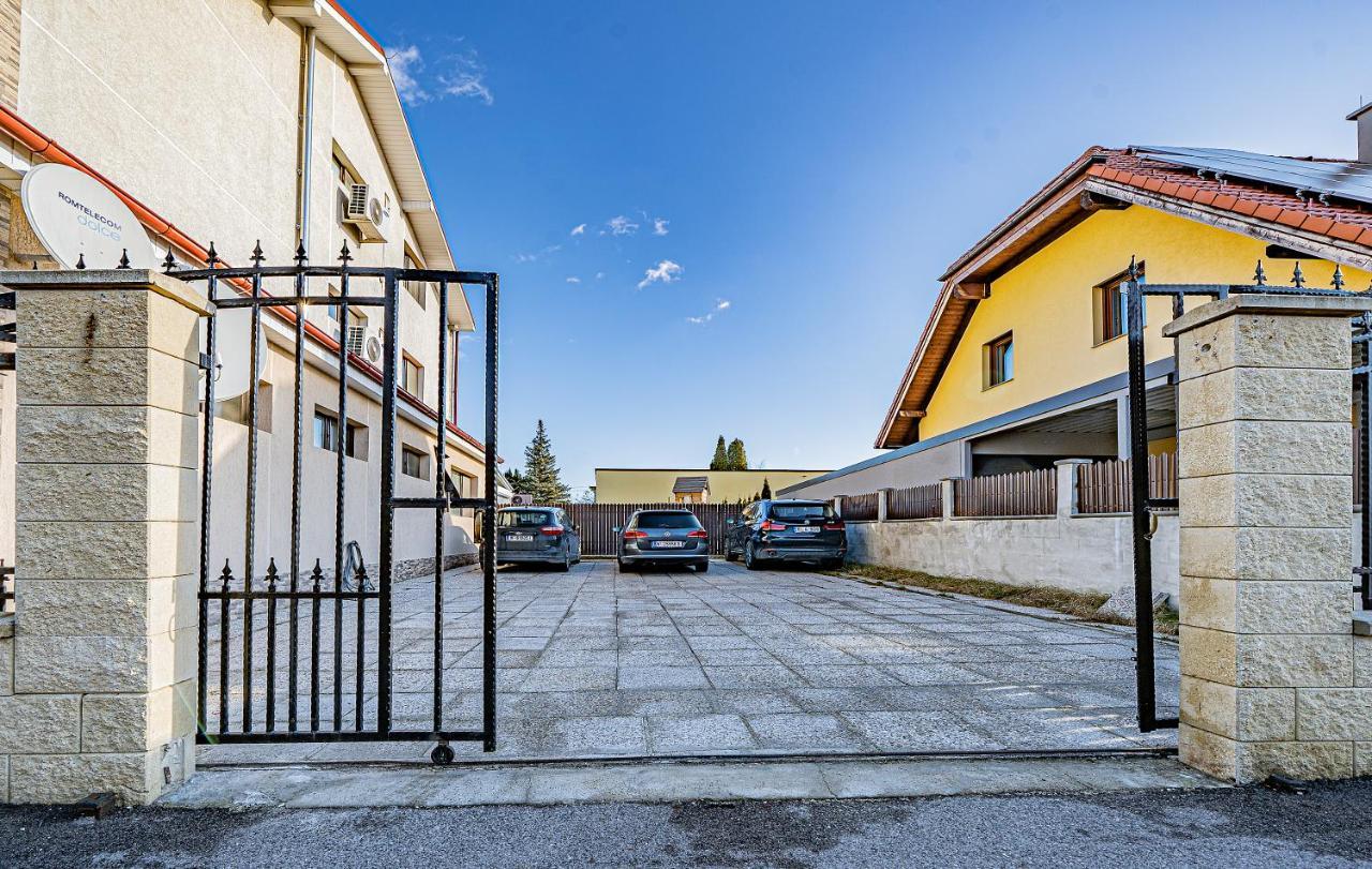 Hotel Pension Onix Vienna Airport Maria Ellend Esterno foto